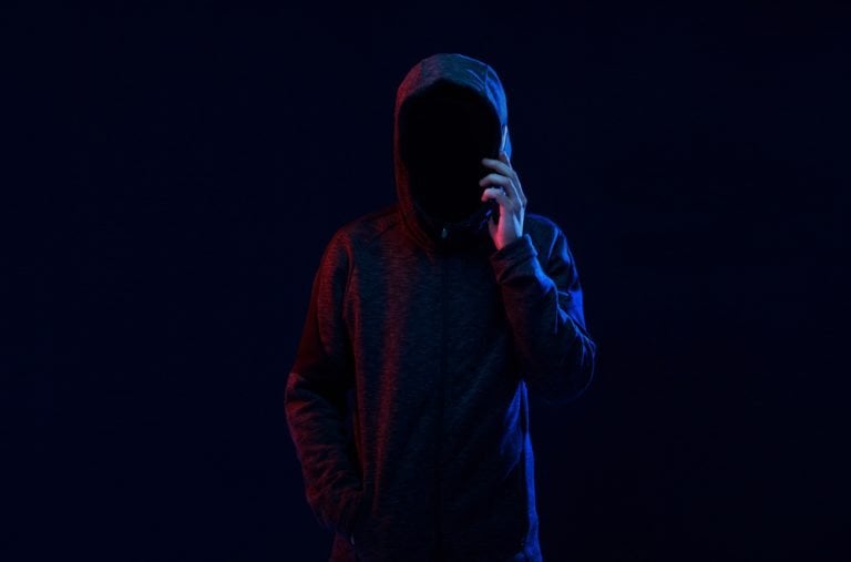 Cybercriminelen stelen ruim 200.000 euro via AI-stemmanipulatie